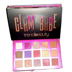 Glam Babe Eyeshadow Palette